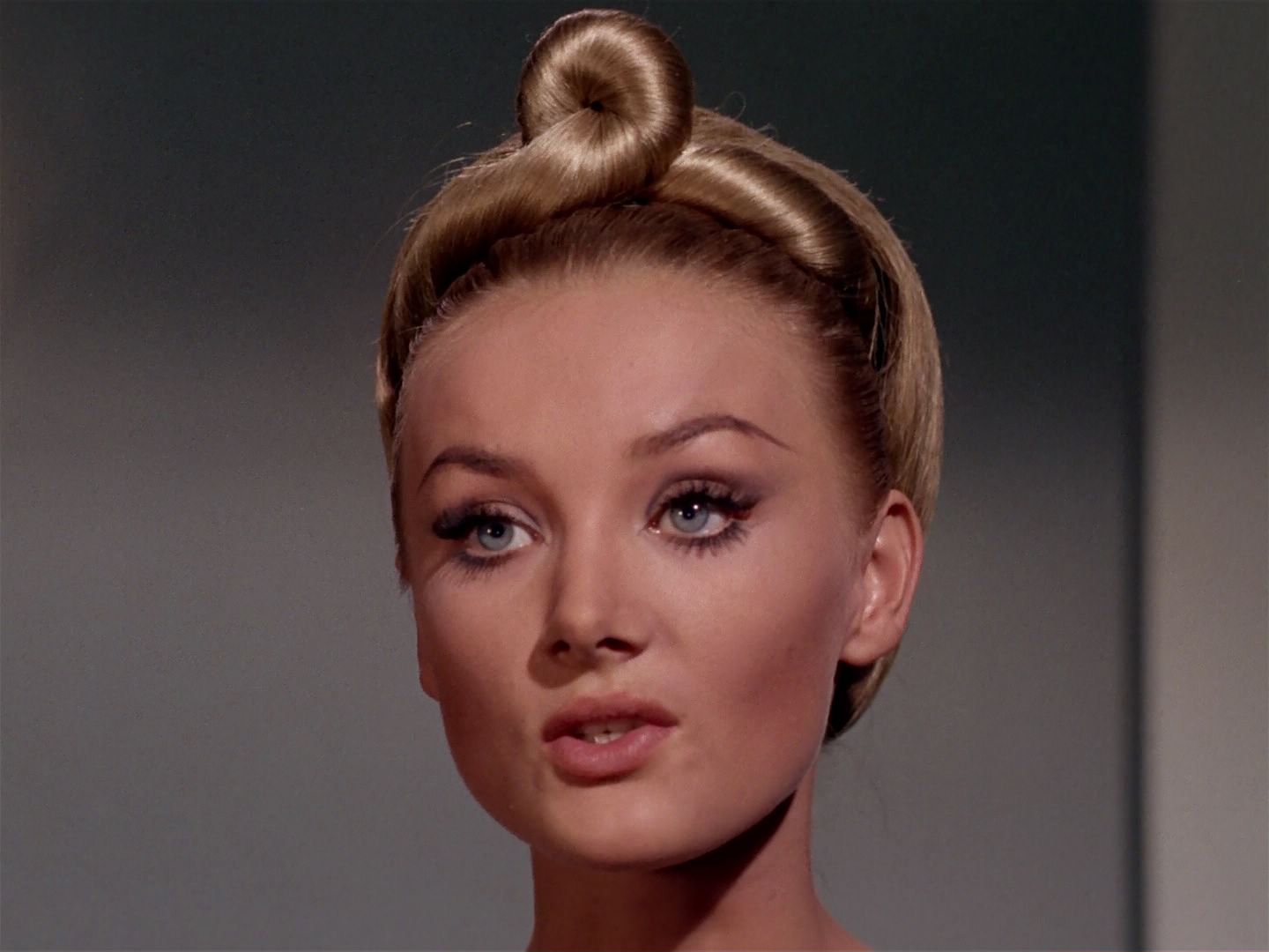 ariane179254_StarTrek_2x22_ByAnyOtherName_2342.jpg