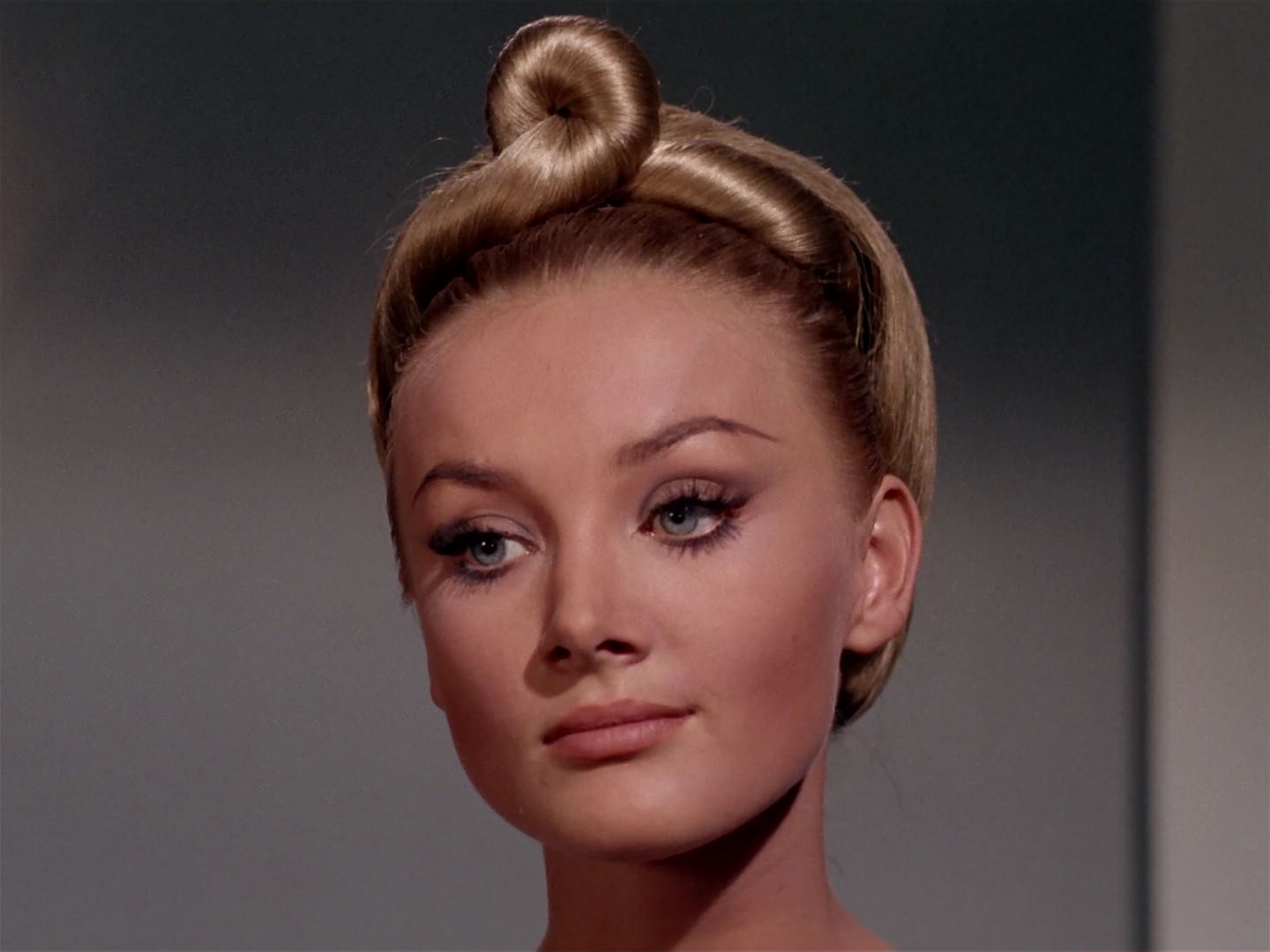 ariane179254_StarTrek_2x22_ByAnyOtherName_2344.jpg