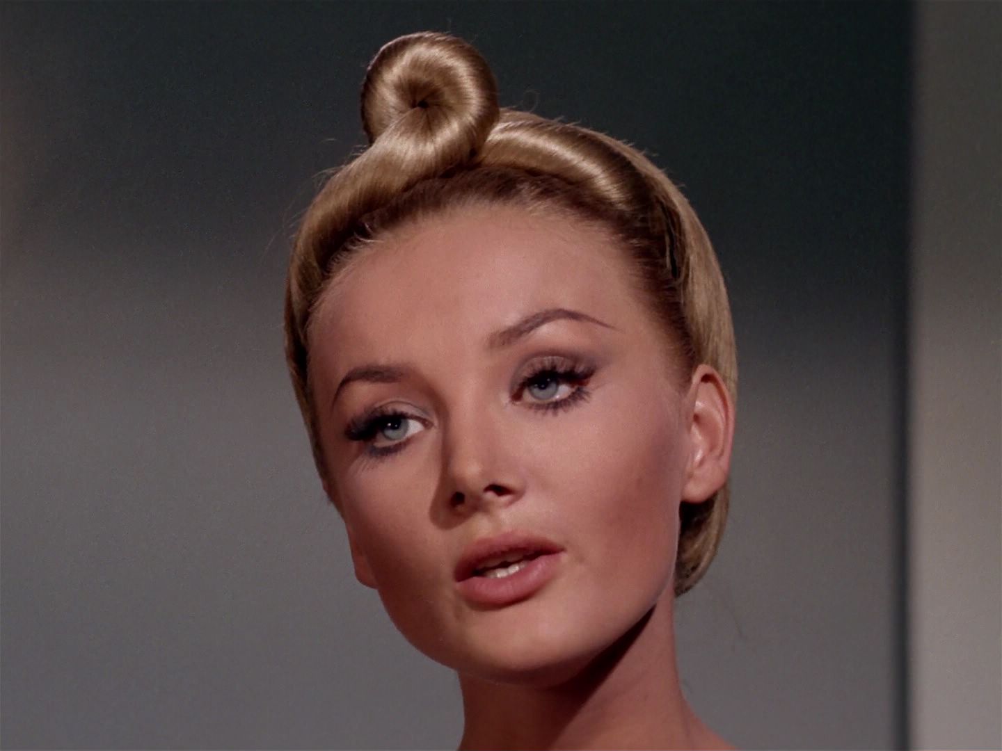 ariane179254_StarTrek_2x22_ByAnyOtherName_2345.jpg