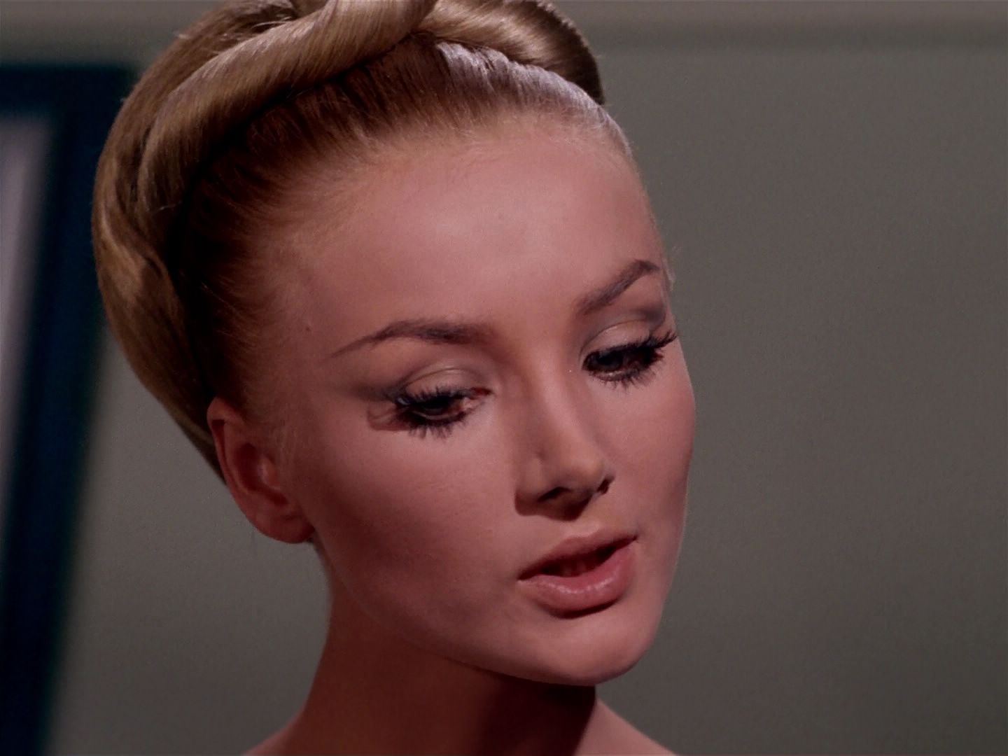 ariane179254_StarTrek_2x22_ByAnyOtherName_2364.jpg