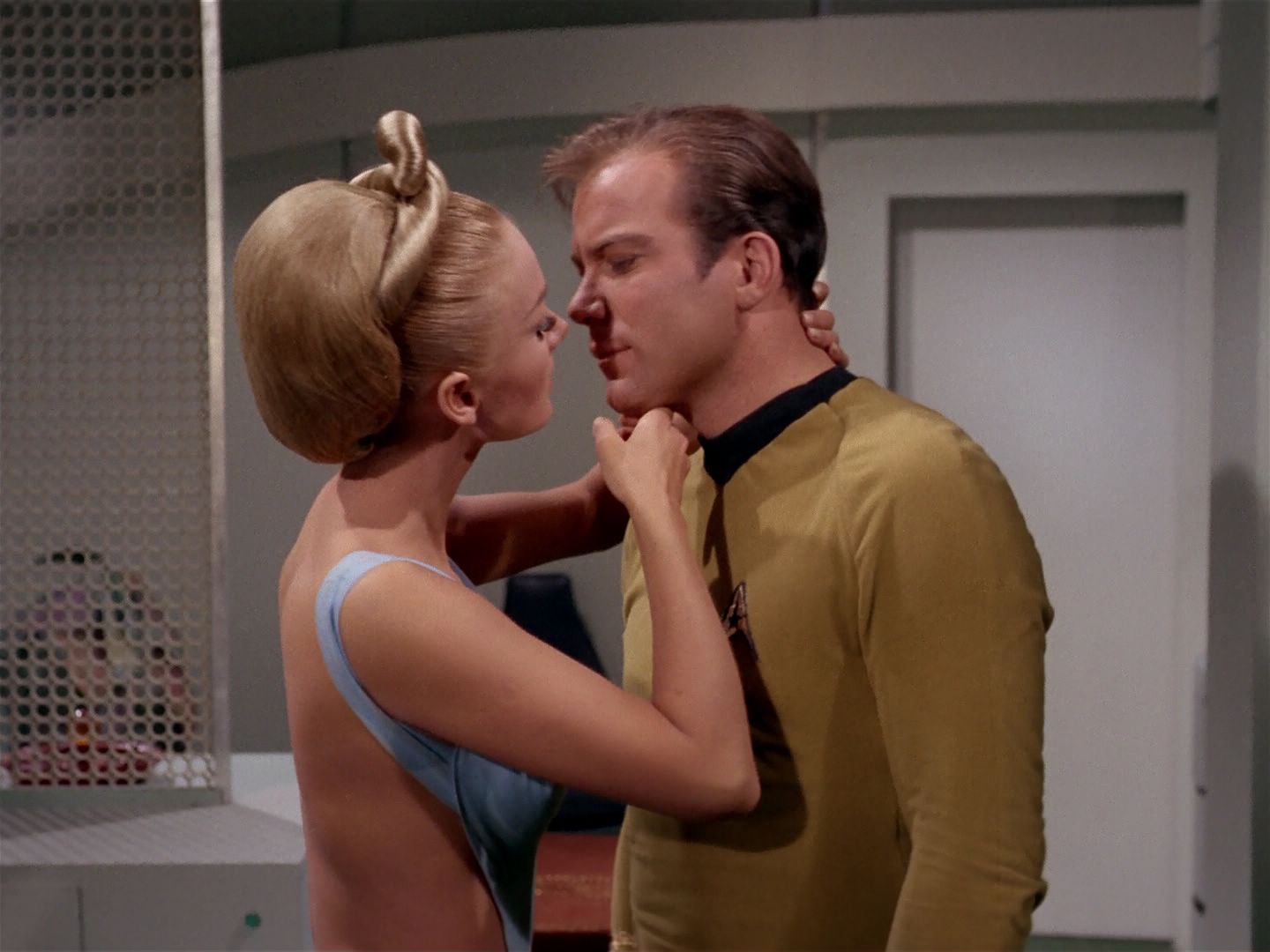 ariane179254_StarTrek_2x22_ByAnyOtherName_2370.jpg