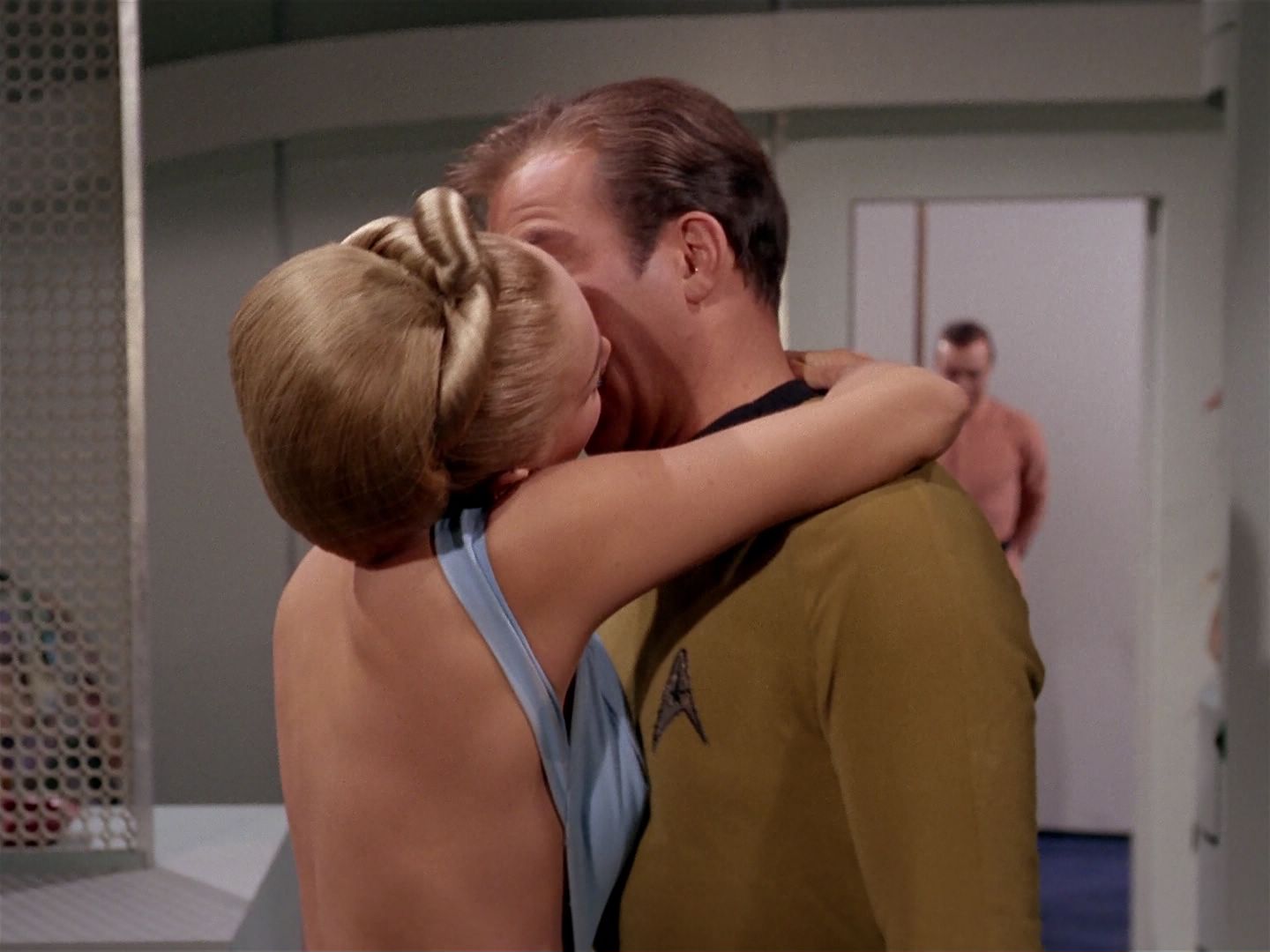 ariane179254_StarTrek_2x22_ByAnyOtherName_2374.jpg