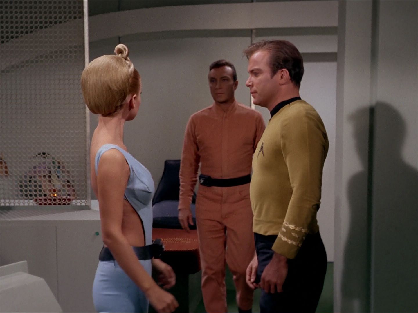 ariane179254_StarTrek_2x22_ByAnyOtherName_2378.jpg