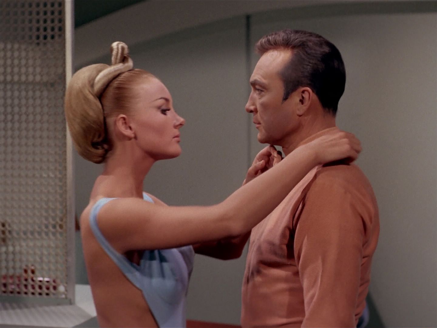 ariane179254_StarTrek_2x22_ByAnyOtherName_2398.jpg