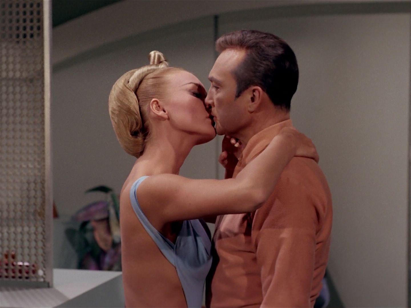 ariane179254_StarTrek_2x22_ByAnyOtherName_2399.jpg