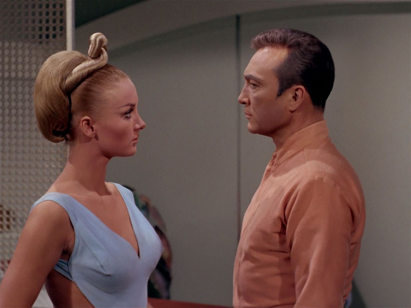 ariane179254_StarTrek_2x22_ByAnyOtherName_2404.jpg