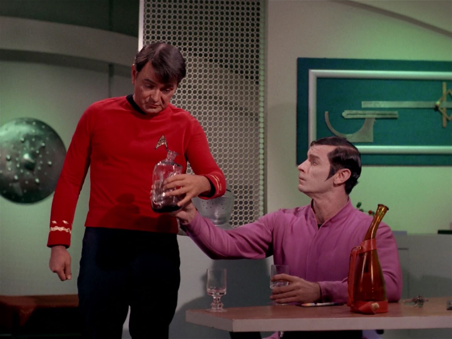 ariane179254_StarTrek_2x22_ByAnyOtherName_2427.jpg