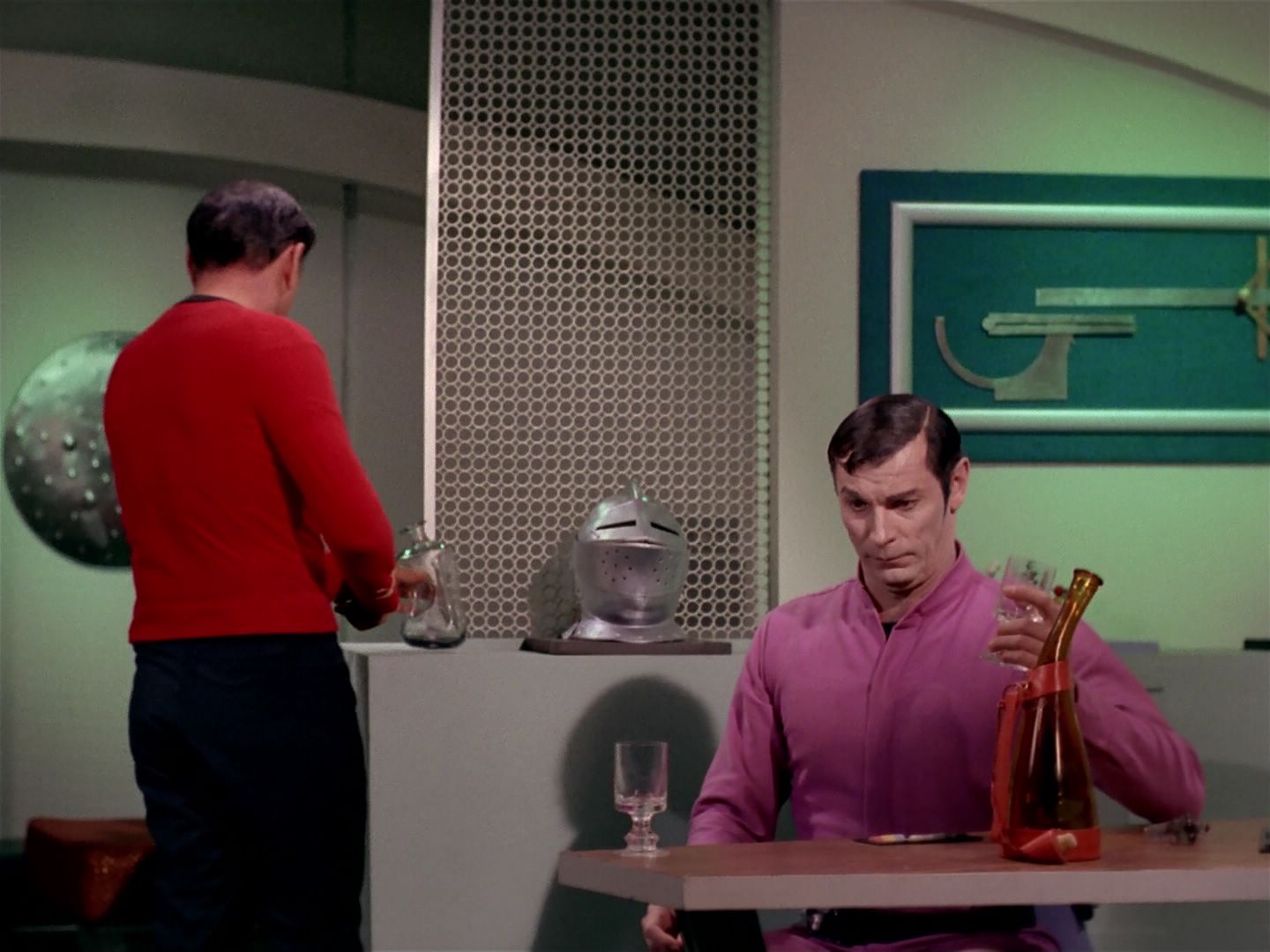 ariane179254_StarTrek_2x22_ByAnyOtherName_2435.jpg