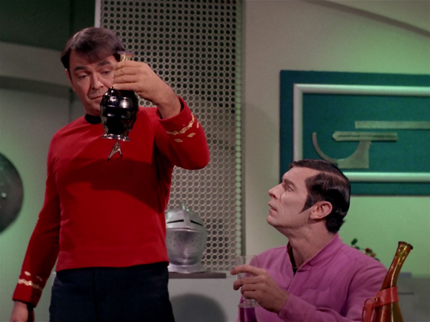 ariane179254_StarTrek_2x22_ByAnyOtherName_2535.jpg