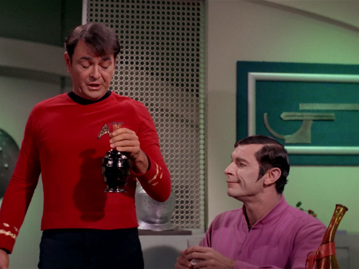 ariane179254_StarTrek_2x22_ByAnyOtherName_2539.jpg