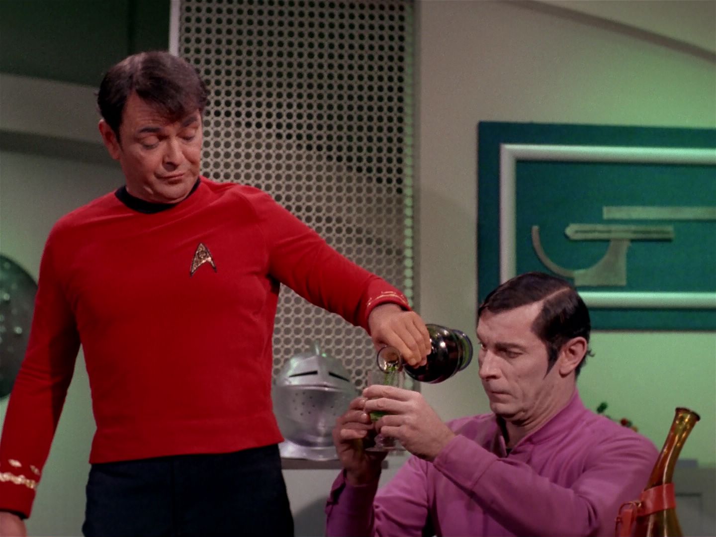 ariane179254_StarTrek_2x22_ByAnyOtherName_2543.jpg