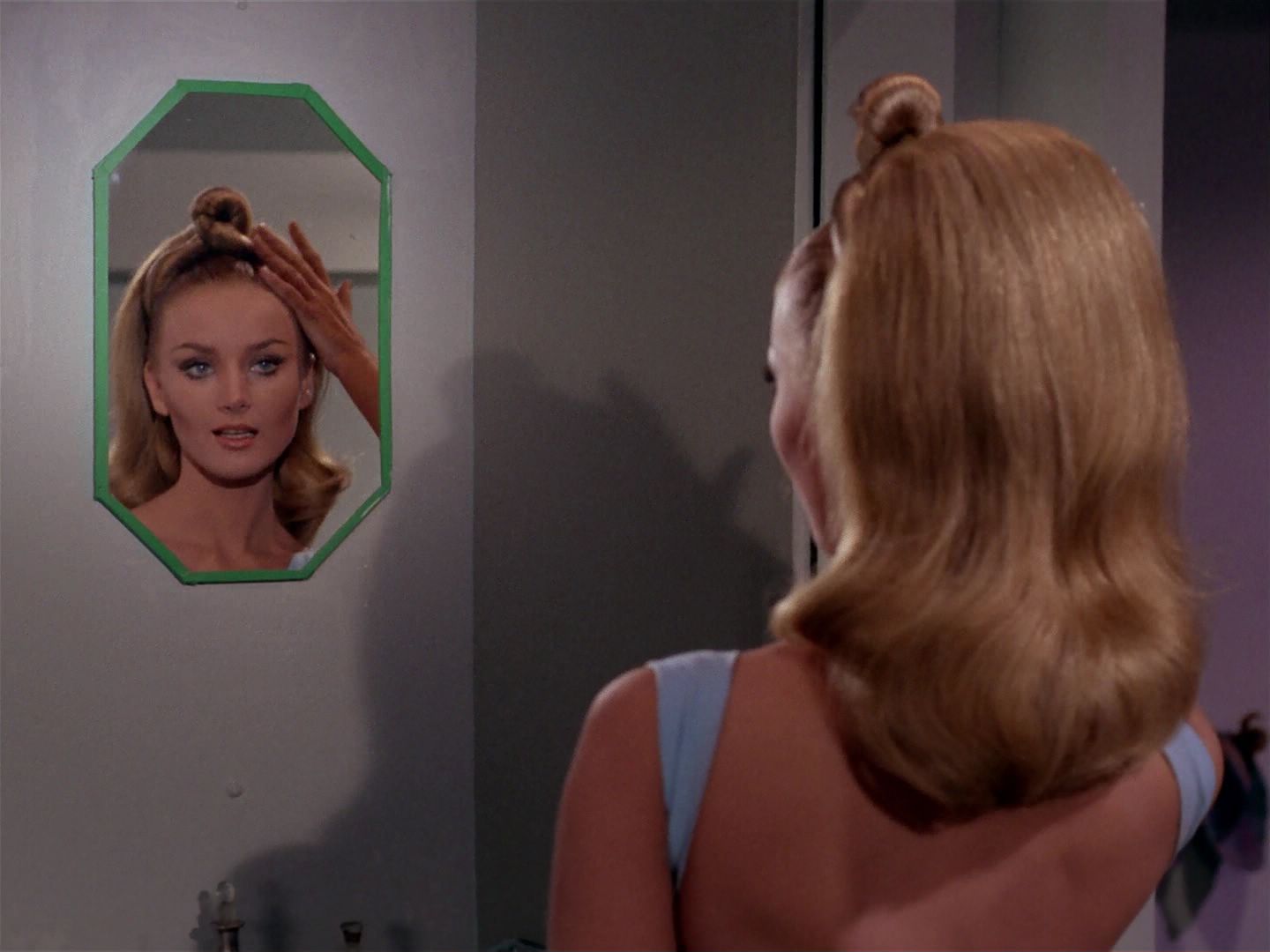 ariane179254_StarTrek_2x22_ByAnyOtherName_2546.jpg