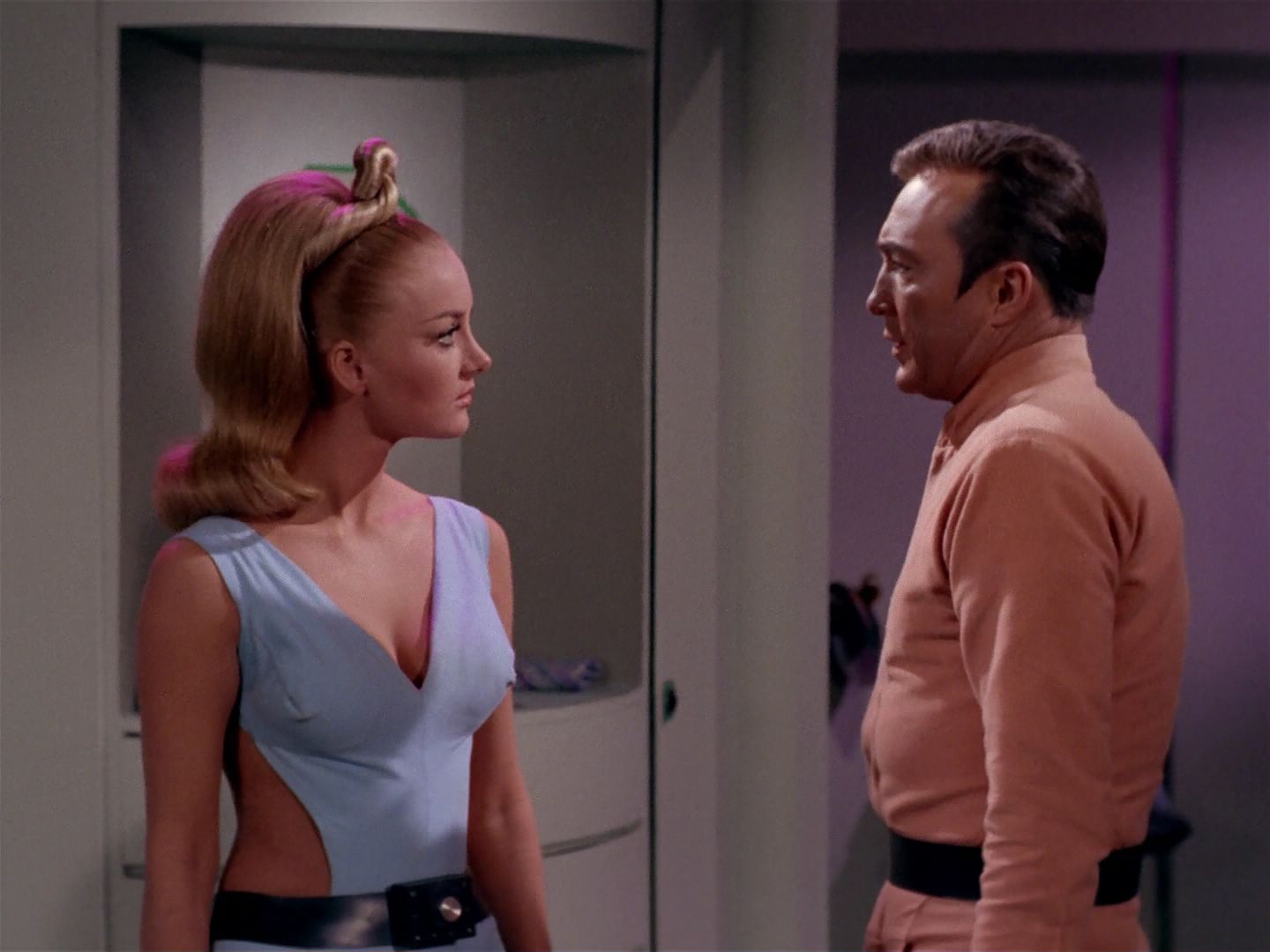ariane179254_StarTrek_2x22_ByAnyOtherName_2556.jpg