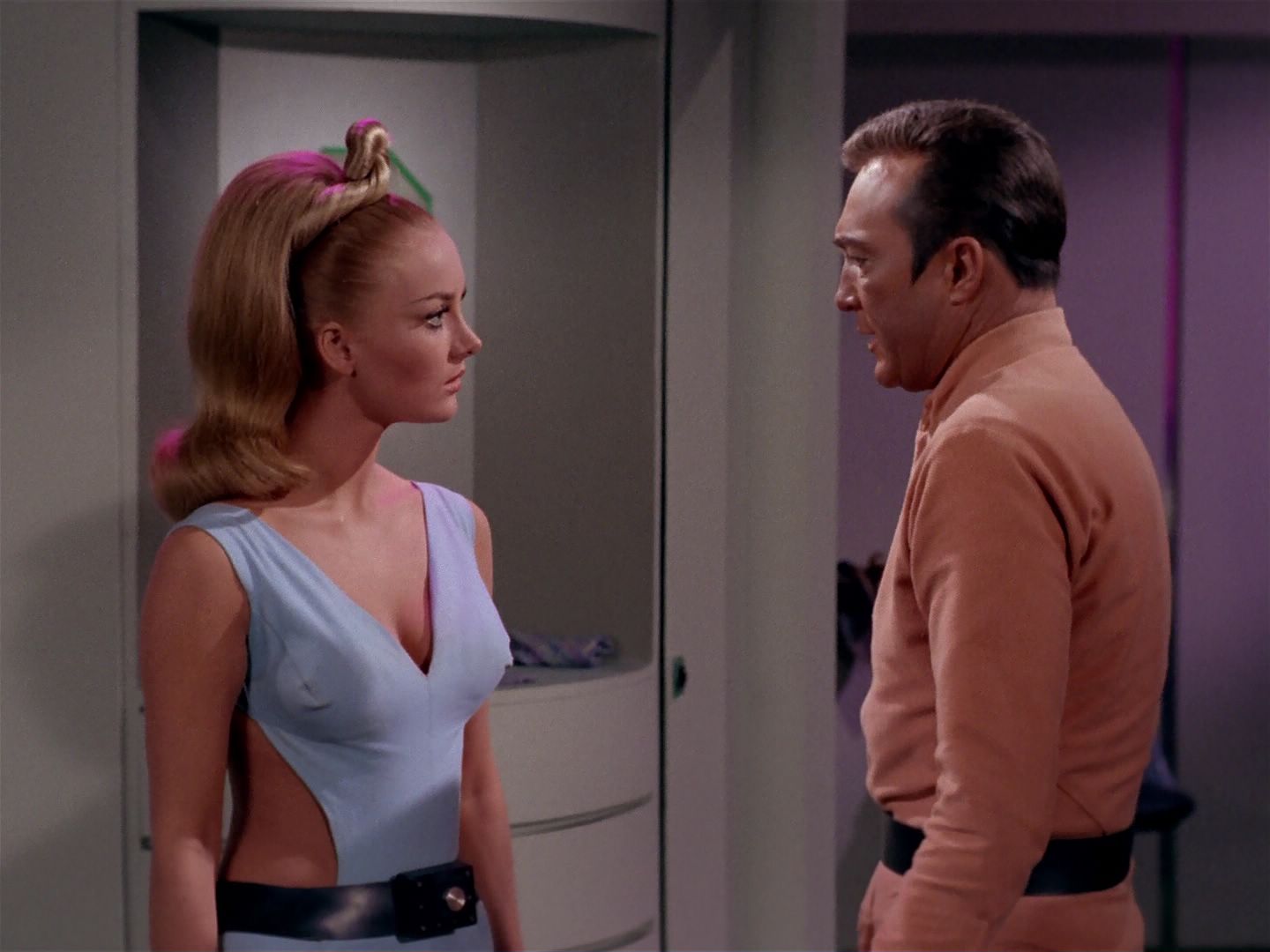 ariane179254_StarTrek_2x22_ByAnyOtherName_2565.jpg