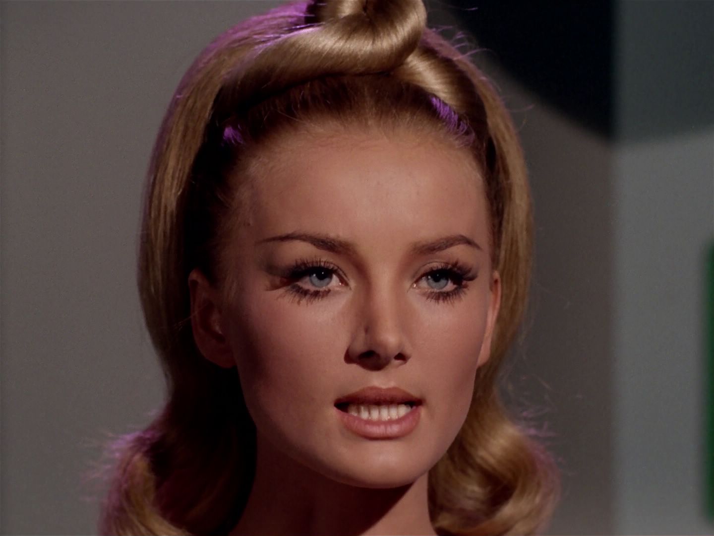 ariane179254_StarTrek_2x22_ByAnyOtherName_2575.jpg