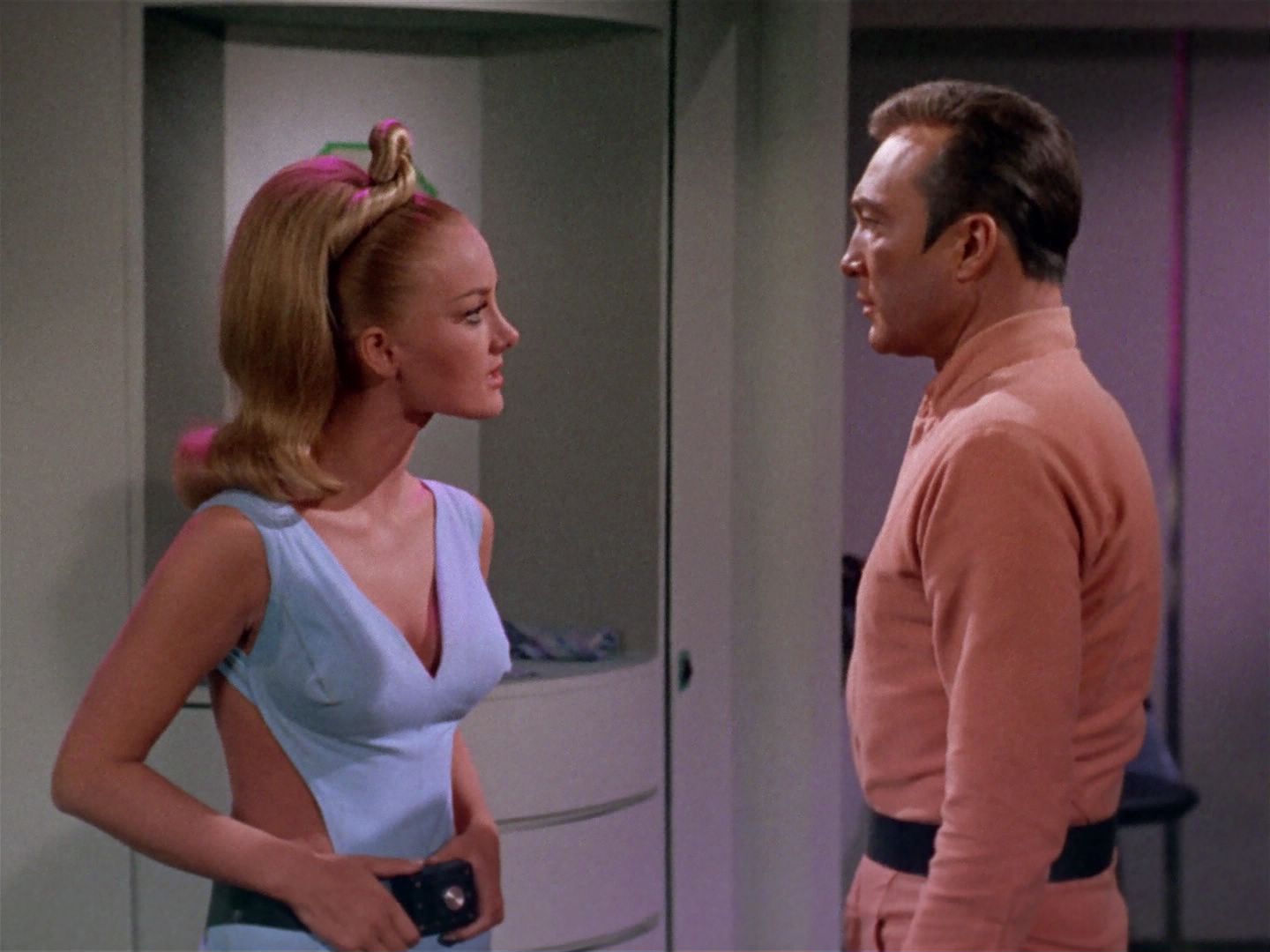 ariane179254_StarTrek_2x22_ByAnyOtherName_2580.jpg