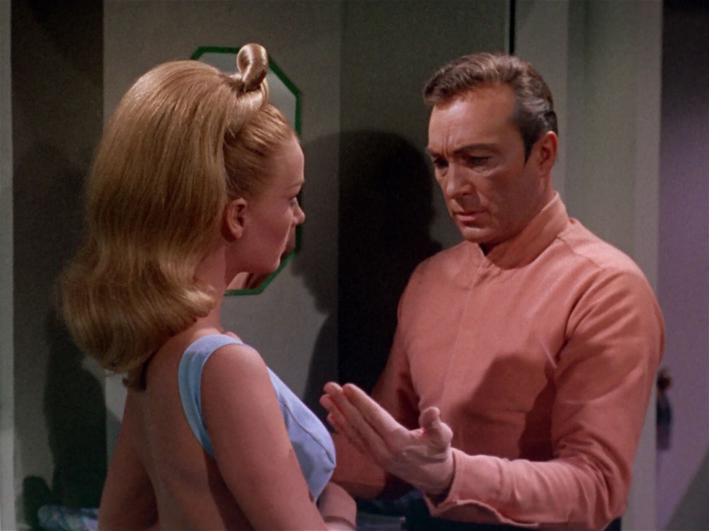 ariane179254_StarTrek_2x22_ByAnyOtherName_2598.jpg