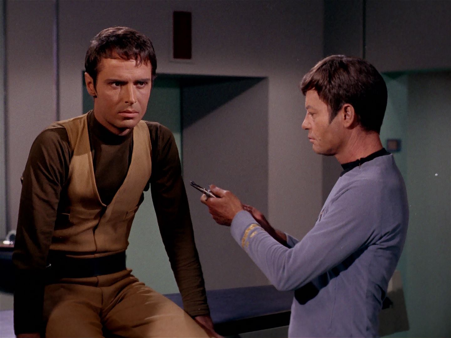 ariane179254_StarTrek_2x22_ByAnyOtherName_2608.jpg