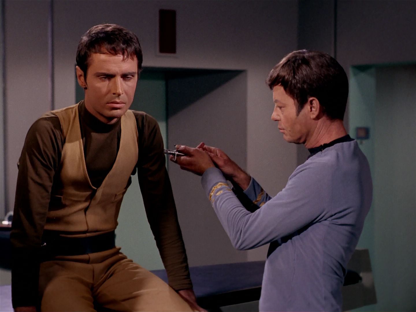ariane179254_StarTrek_2x22_ByAnyOtherName_2610.jpg
