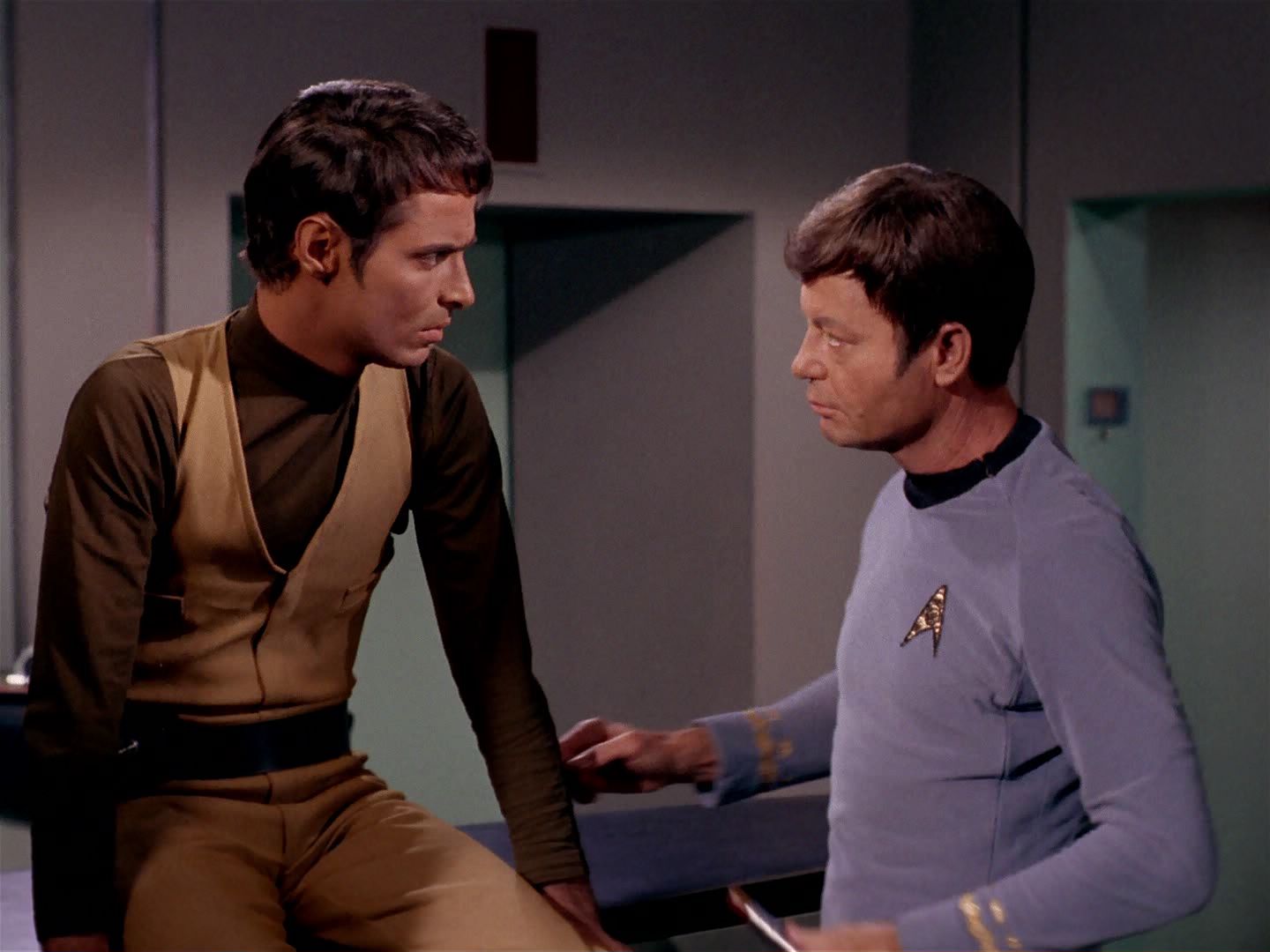 ariane179254_StarTrek_2x22_ByAnyOtherName_2613.jpg