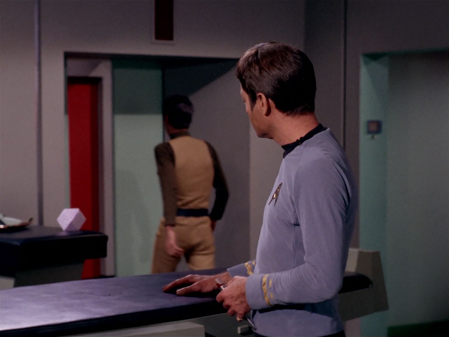ariane179254_StarTrek_2x22_ByAnyOtherName_2632.jpg