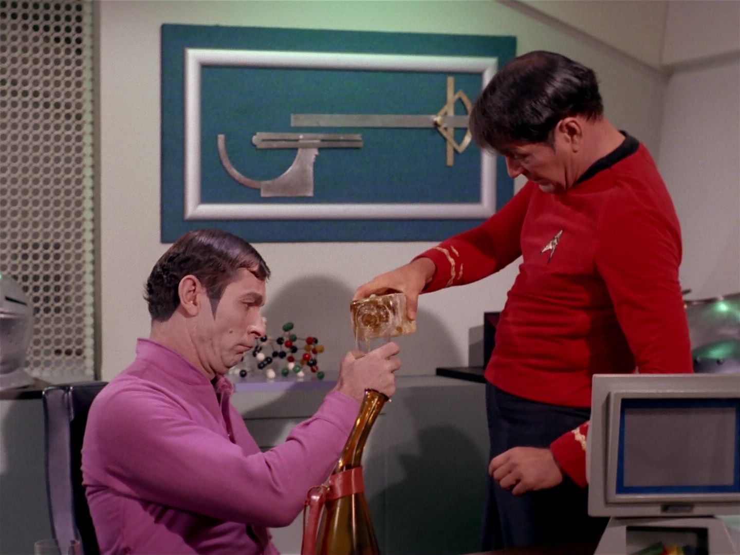 ariane179254_StarTrek_2x22_ByAnyOtherName_2673.jpg