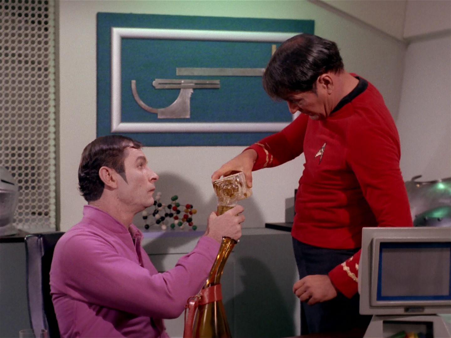 ariane179254_StarTrek_2x22_ByAnyOtherName_2675.jpg