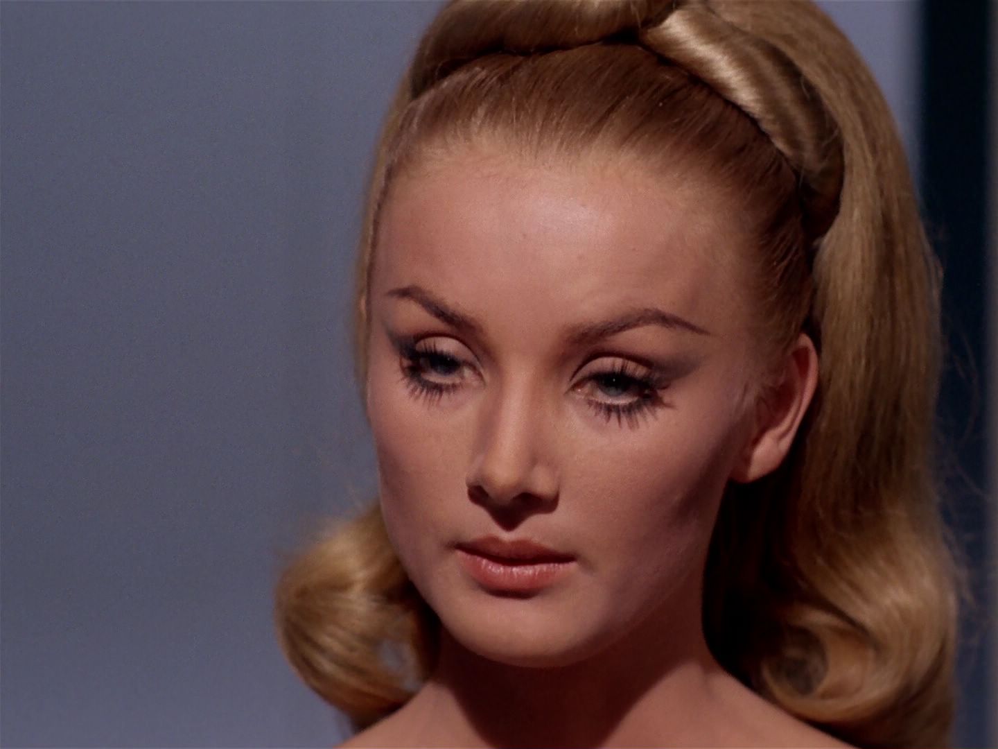 ariane179254_StarTrek_2x22_ByAnyOtherName_2739.jpg