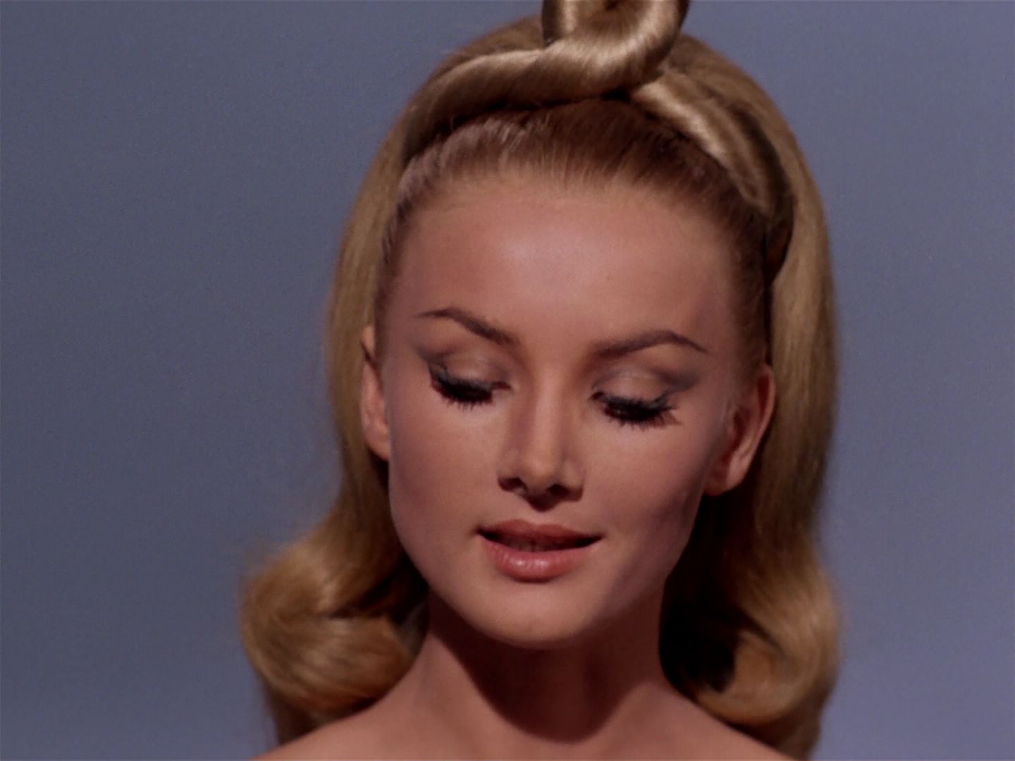 ariane179254_StarTrek_2x22_ByAnyOtherName_2748.jpg