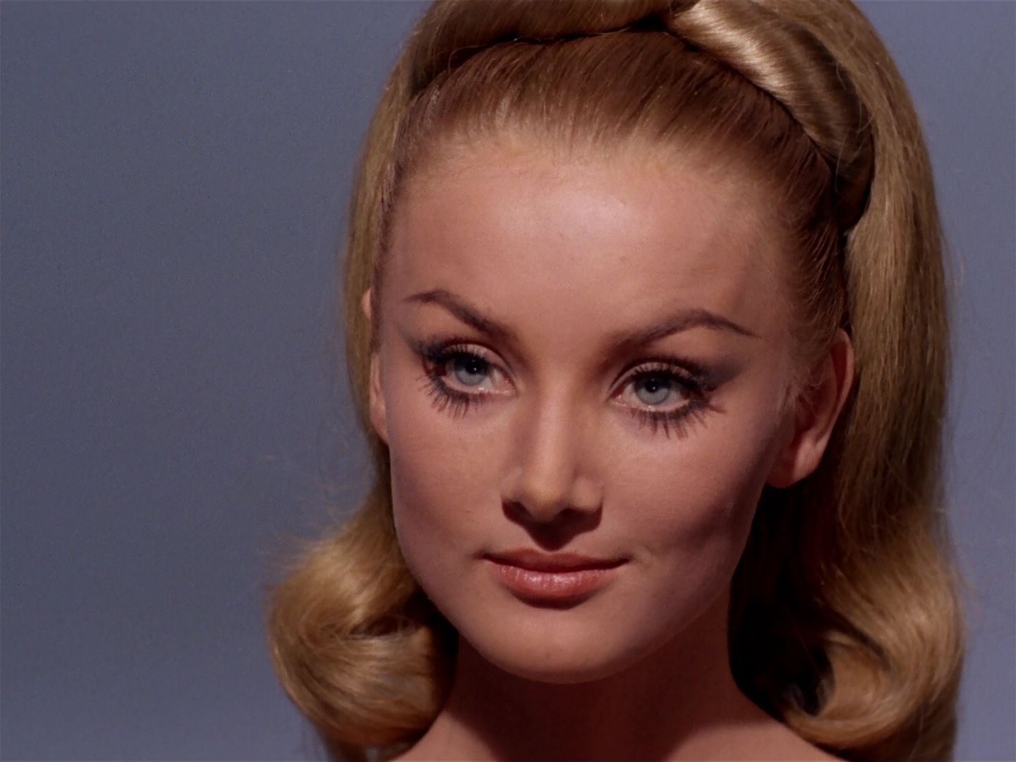 ariane179254_StarTrek_2x22_ByAnyOtherName_2755.jpg