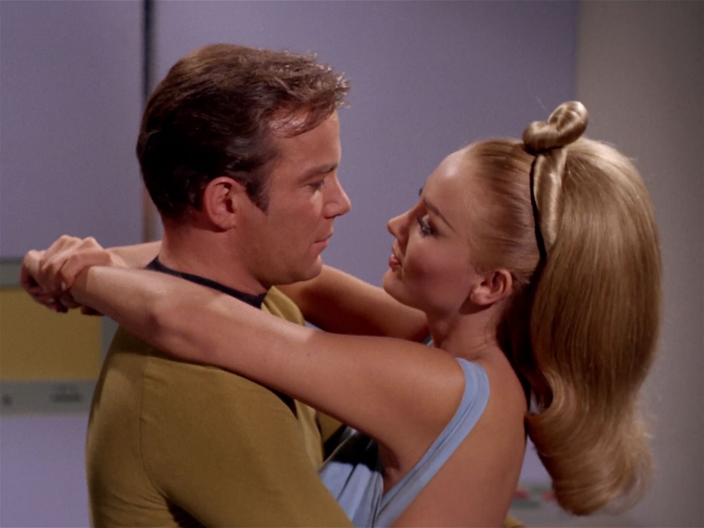 ariane179254_StarTrek_2x22_ByAnyOtherName_2793.jpg