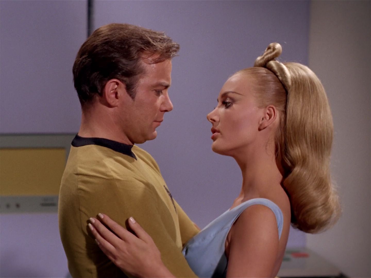 ariane179254_StarTrek_2x22_ByAnyOtherName_2804.jpg
