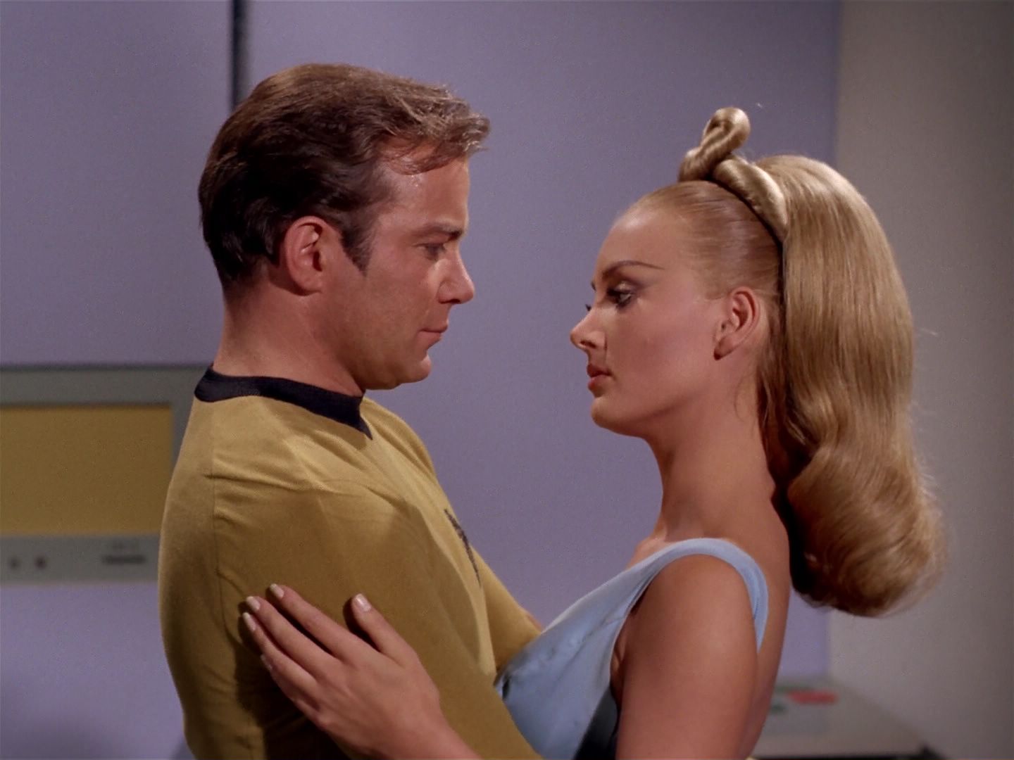 ariane179254_StarTrek_2x22_ByAnyOtherName_2805.jpg