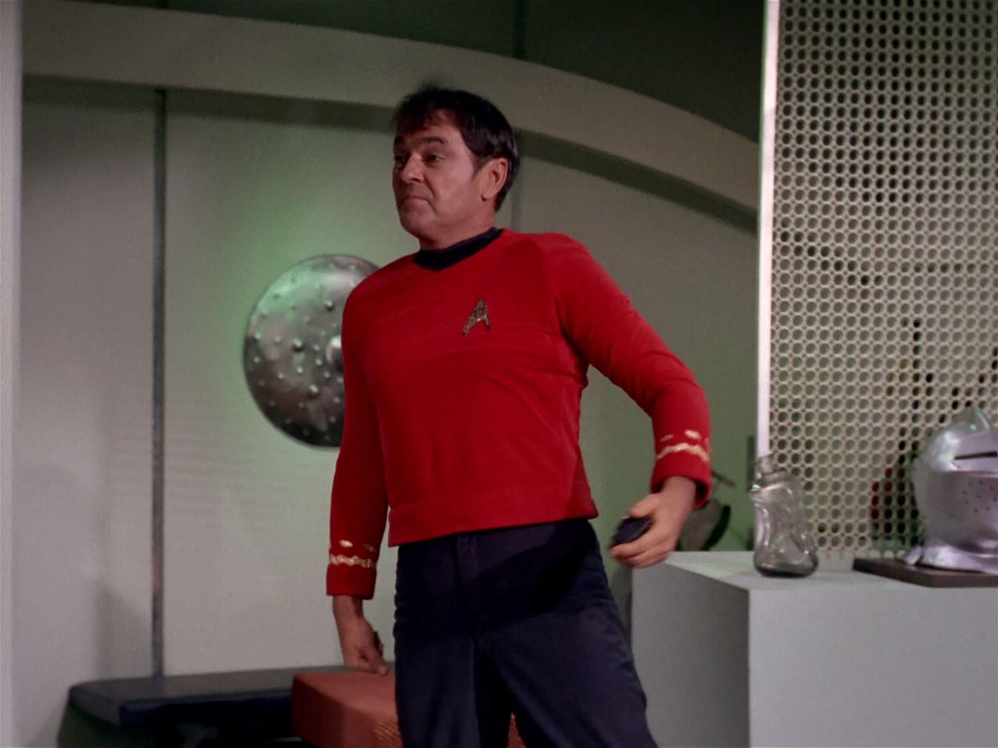 ariane179254_StarTrek_2x22_ByAnyOtherName_2938.jpg