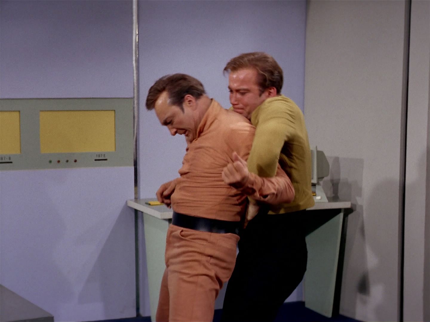 ariane179254_StarTrek_2x22_ByAnyOtherName_3057.jpg