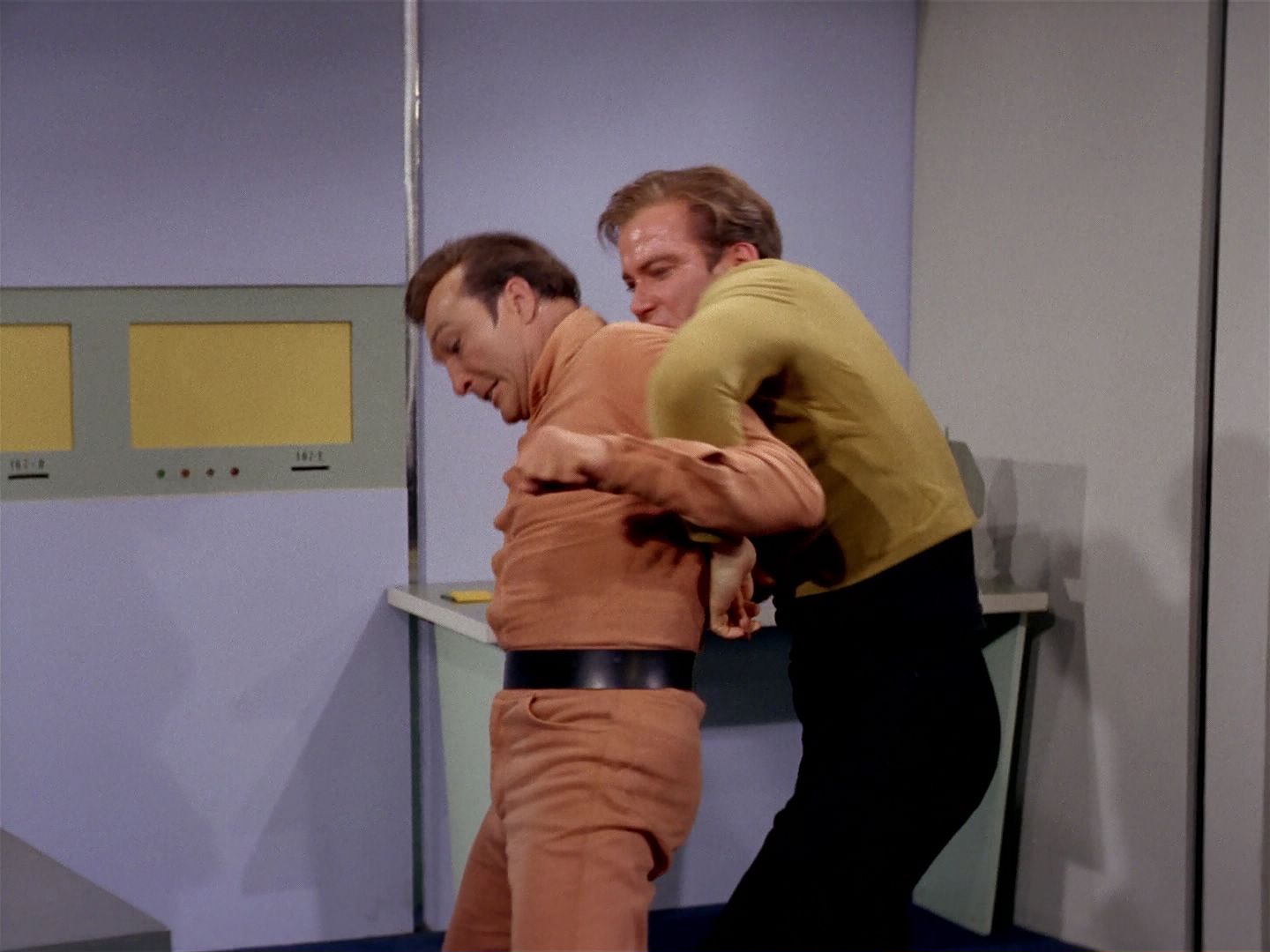 ariane179254_StarTrek_2x22_ByAnyOtherName_3061.jpg