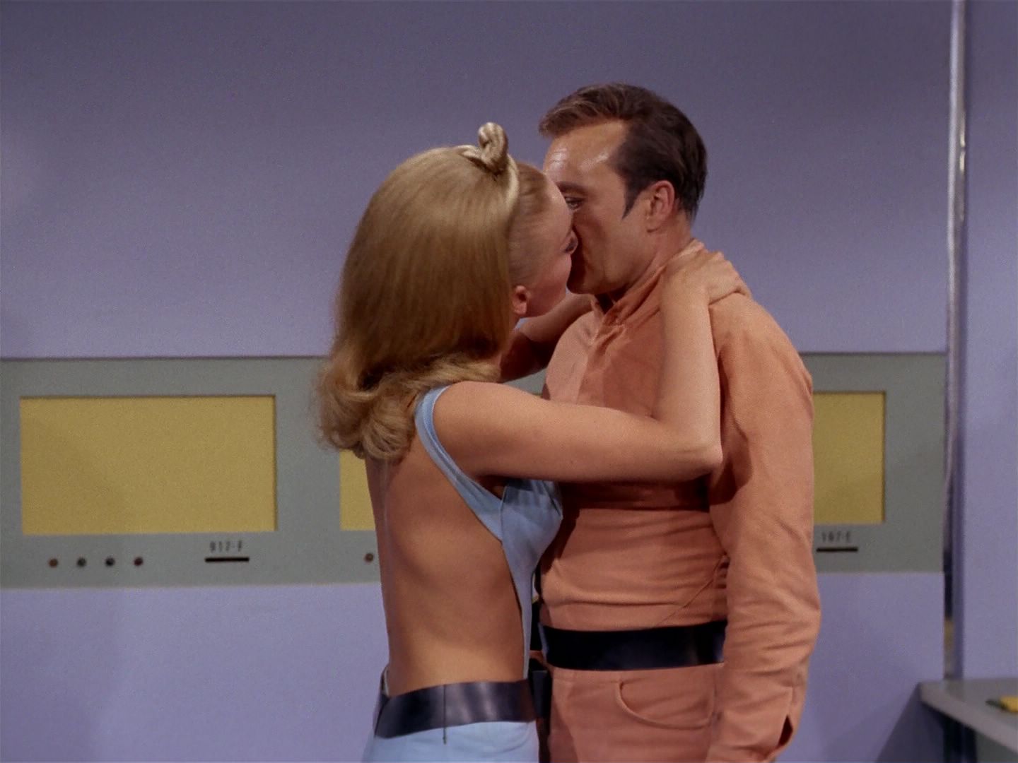 ariane179254_StarTrek_2x22_ByAnyOtherName_3177.jpg