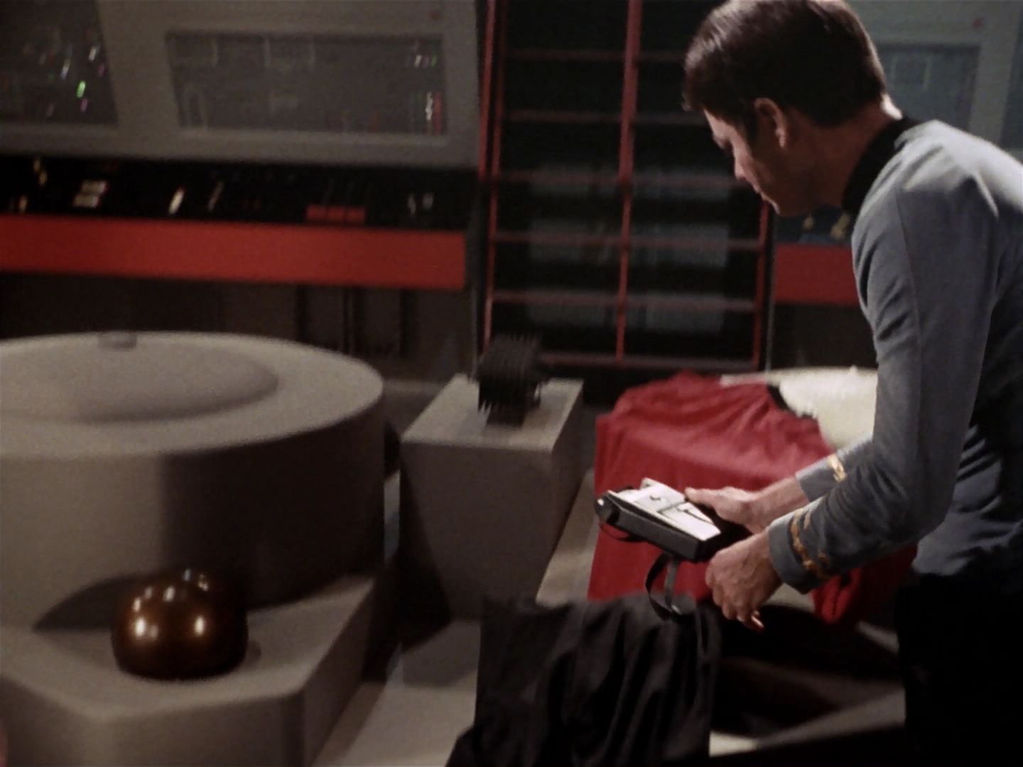 ariane179254_StarTrek_2x23_TheOmegaGlory_0237.jpg