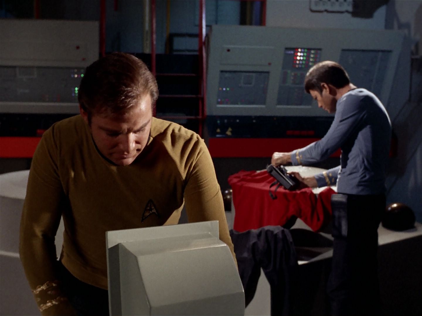 ariane179254_StarTrek_2x23_TheOmegaGlory_0262.jpg