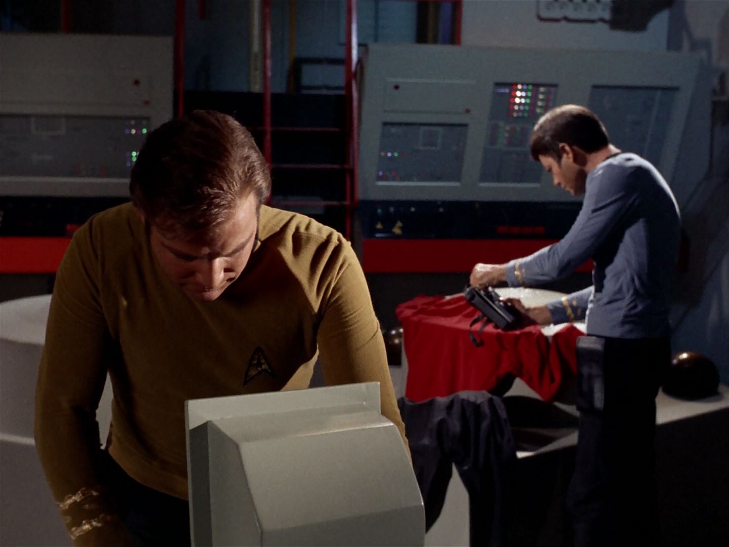 ariane179254_StarTrek_2x23_TheOmegaGlory_0263.jpg