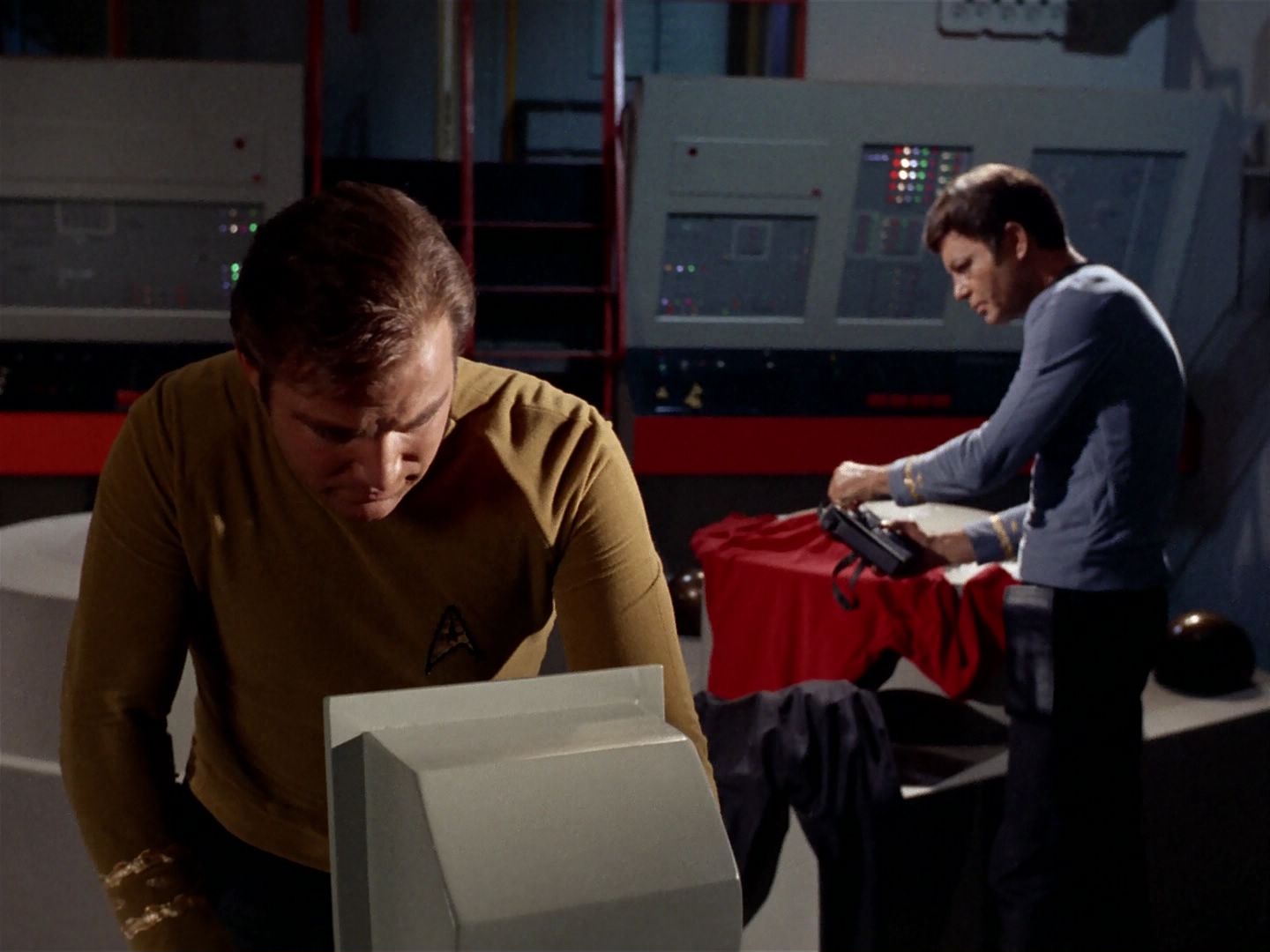 ariane179254_StarTrek_2x23_TheOmegaGlory_0264.jpg