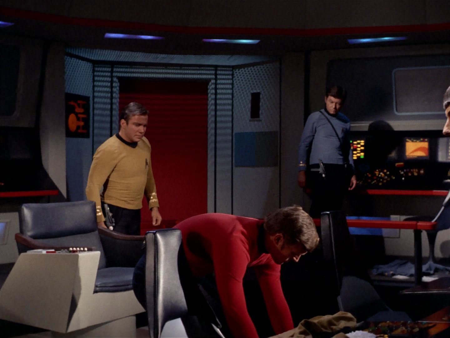 ariane179254_StarTrek_2x23_TheOmegaGlory_0303.jpg