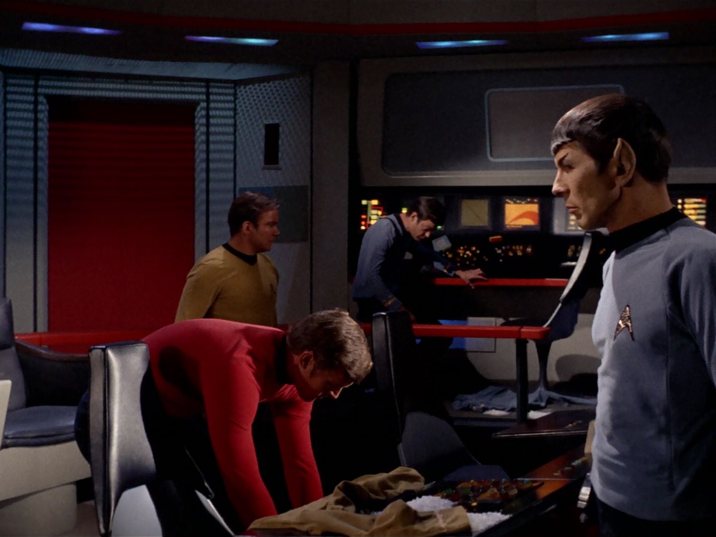 ariane179254_StarTrek_2x23_TheOmegaGlory_0305.jpg