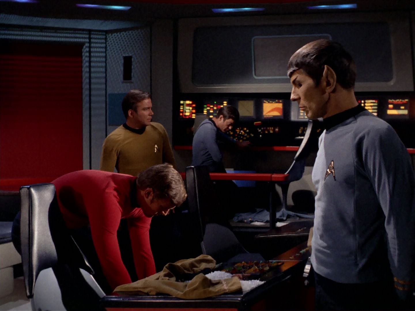 ariane179254_StarTrek_2x23_TheOmegaGlory_0306.jpg