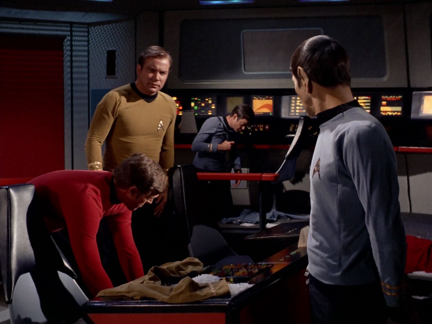 ariane179254_StarTrek_2x23_TheOmegaGlory_0308.jpg