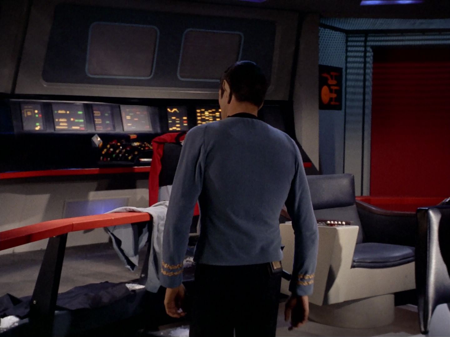ariane179254_StarTrek_2x23_TheOmegaGlory_0326.jpg