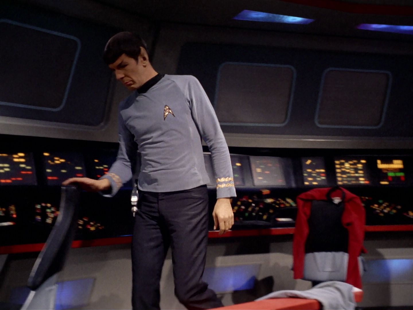ariane179254_StarTrek_2x23_TheOmegaGlory_0333.jpg