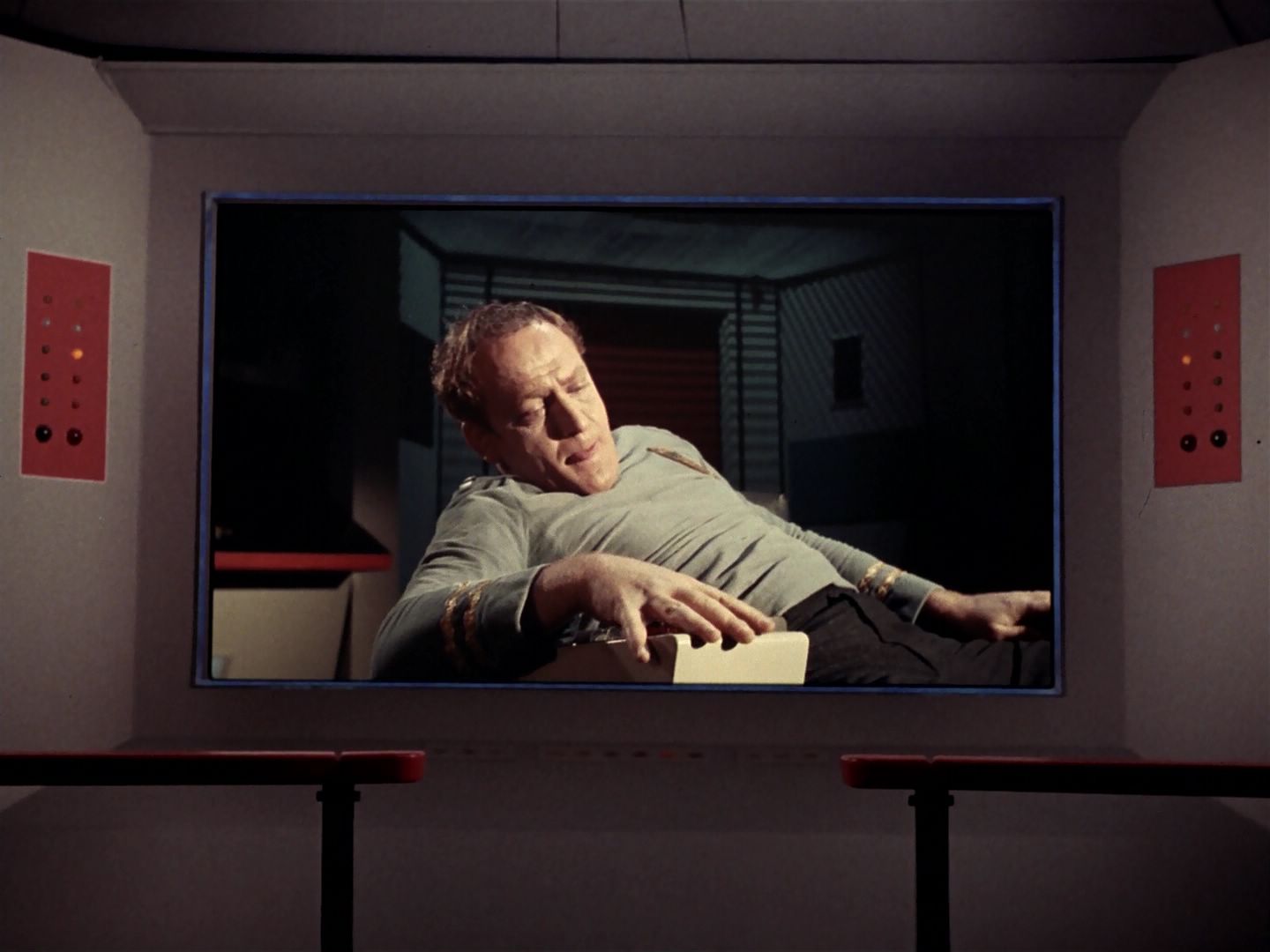 ariane179254_StarTrek_2x23_TheOmegaGlory_0393.jpg