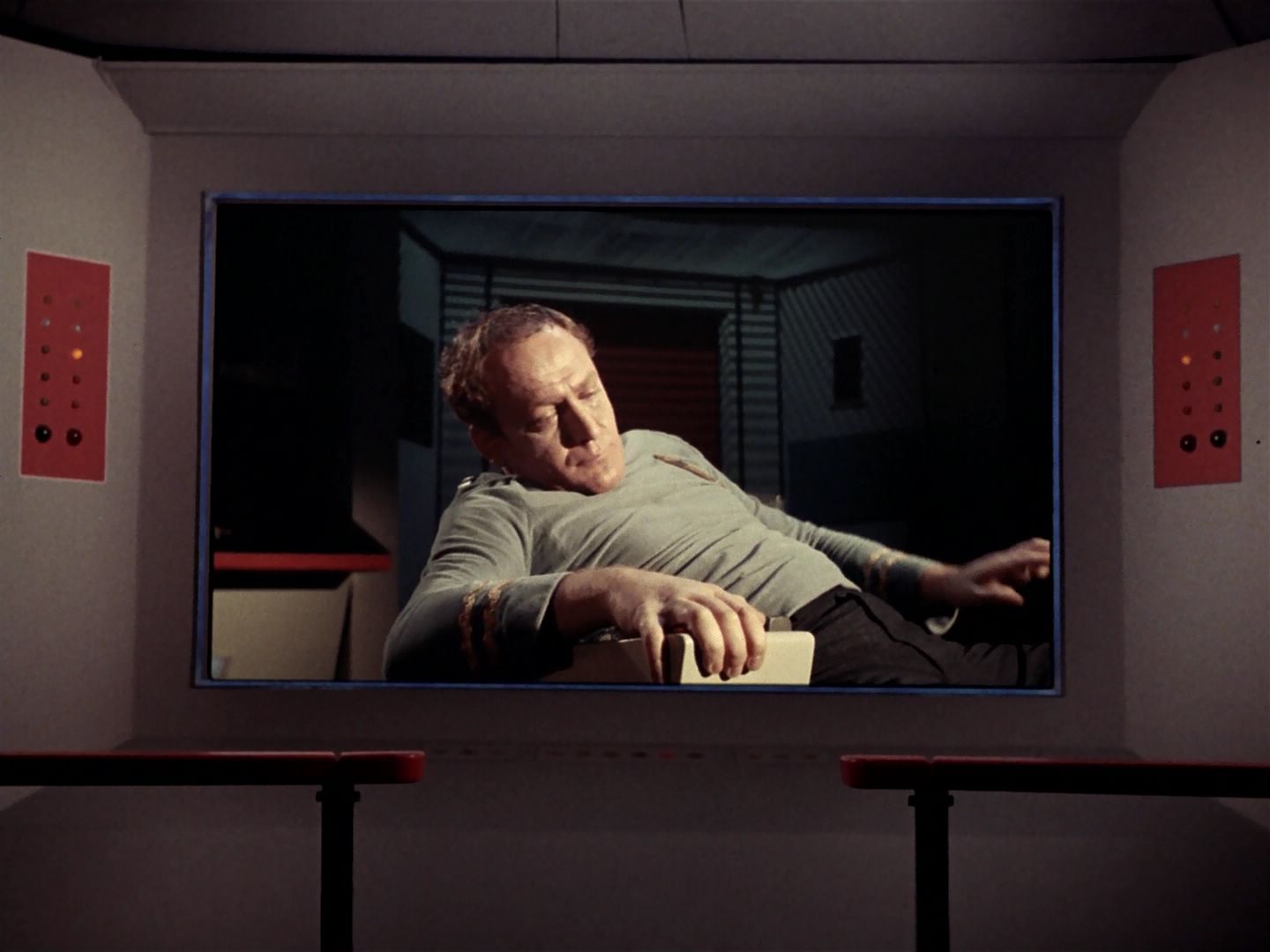 ariane179254_StarTrek_2x23_TheOmegaGlory_0394.jpg