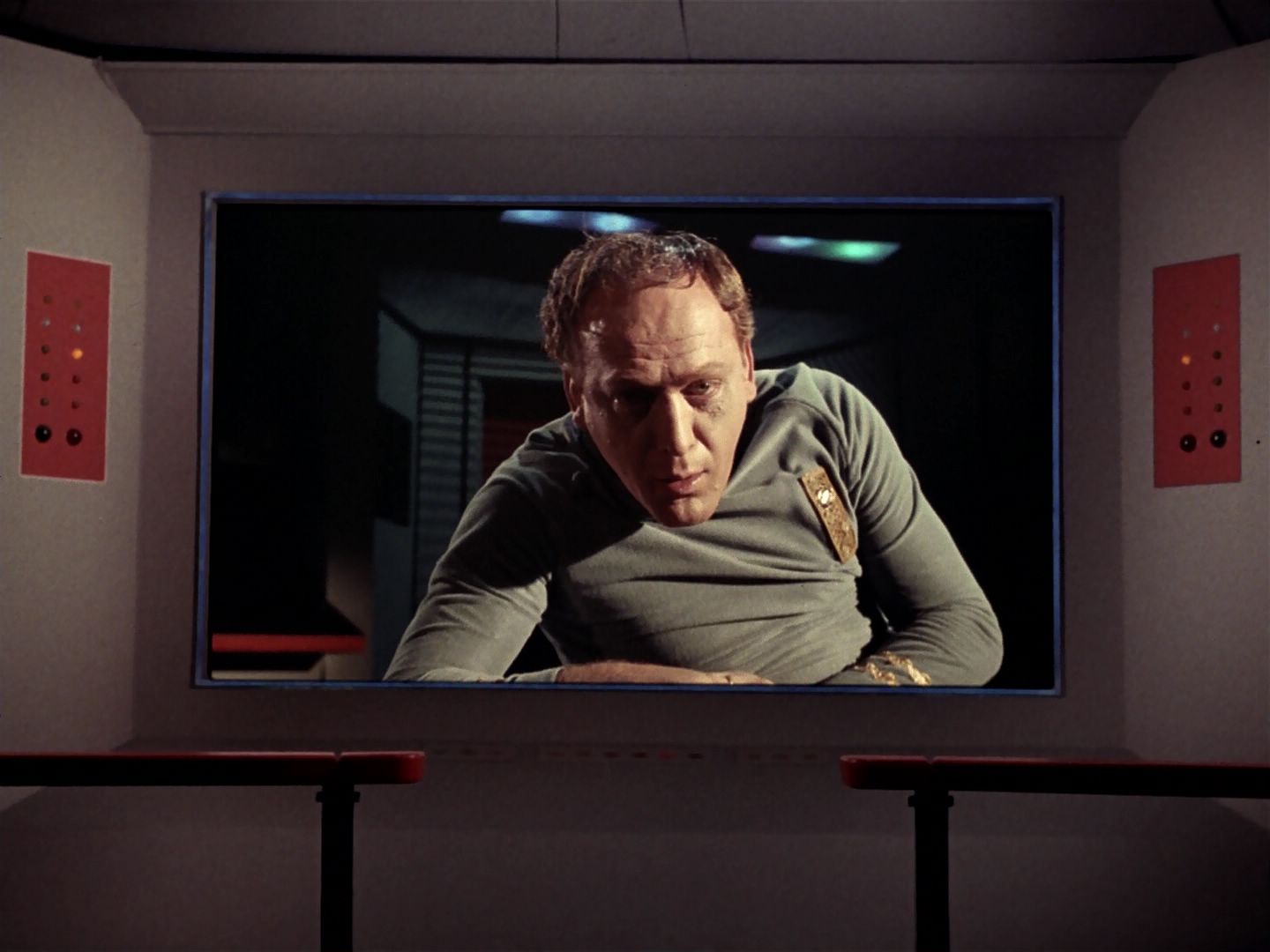 ariane179254_StarTrek_2x23_TheOmegaGlory_0397.jpg